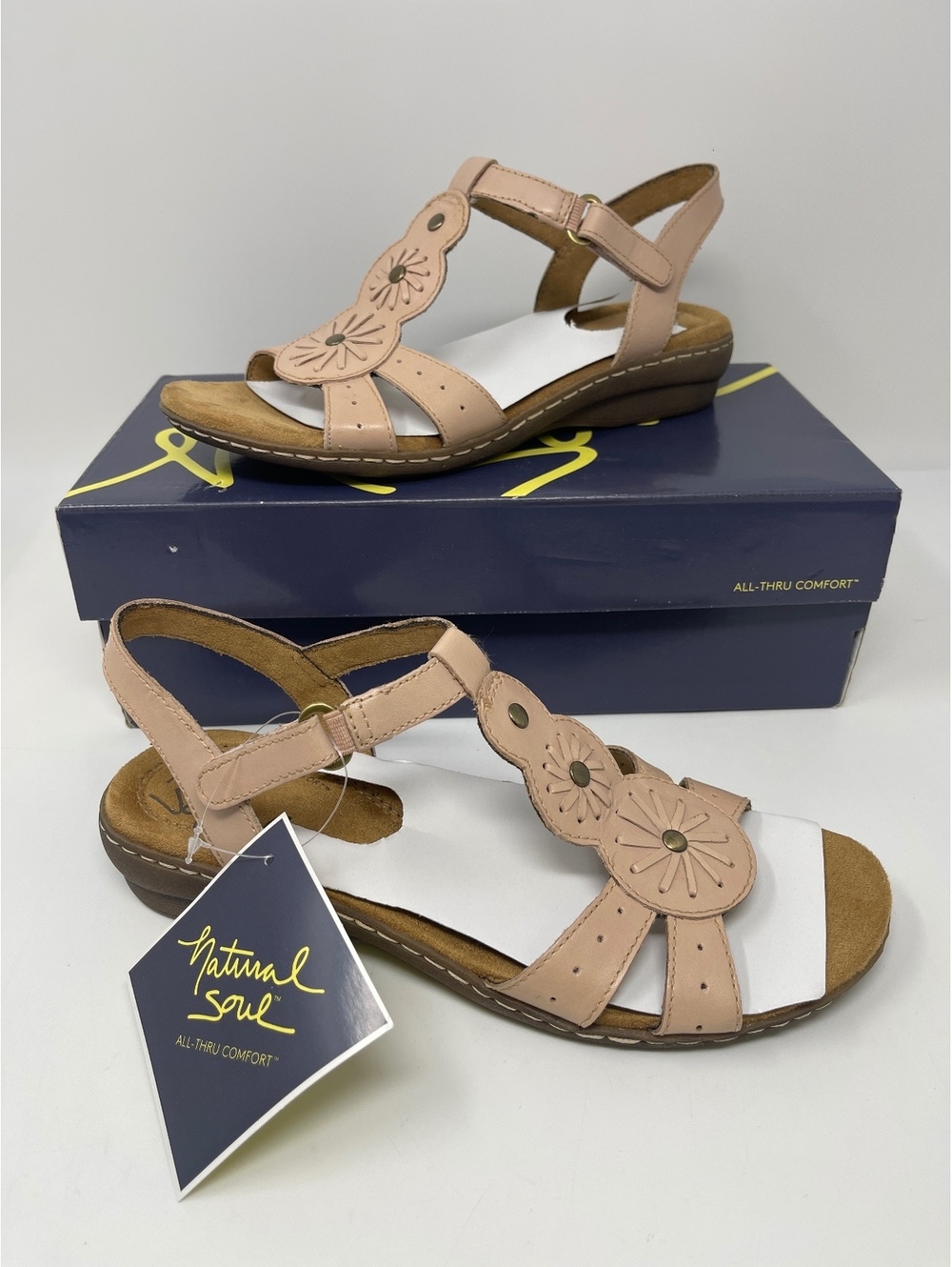 Natural Soul Women Floral Cutout T-Strap Sandals Blush Pink NWB All-Thru Comfort